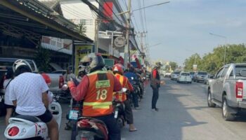 Магазин Pathum Thani предлагает местным жителям бесплатную заправку