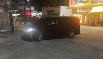 Молодой человек признался в нанесении смертельного ножевого ранения подростку в Самут-Пракане