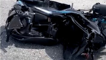 Мотоциклист погиб в Паттайе в результате столкновения микроавтобуса и пикапа