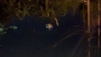 Мотоциклист упал в канал из-за сбоя GPS в Таиланде