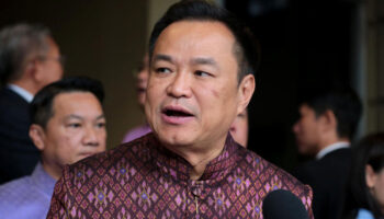 Не слишком ли много этих плевков?