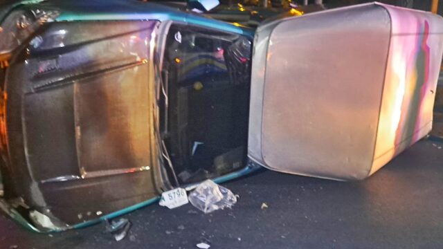 Огненное столкновение на дороге Пхеткасем привело к возгоранию транспортного средства