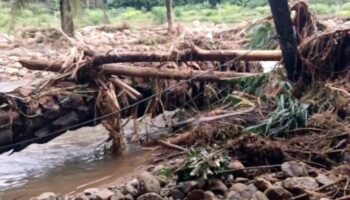 Оползни опустошают Хуайкео, изолируя населенные пункты в Накхонситхаммарате