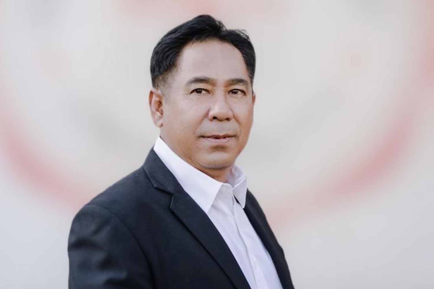 Отец застреленного члена парламента Чонбури, тяжело ранен