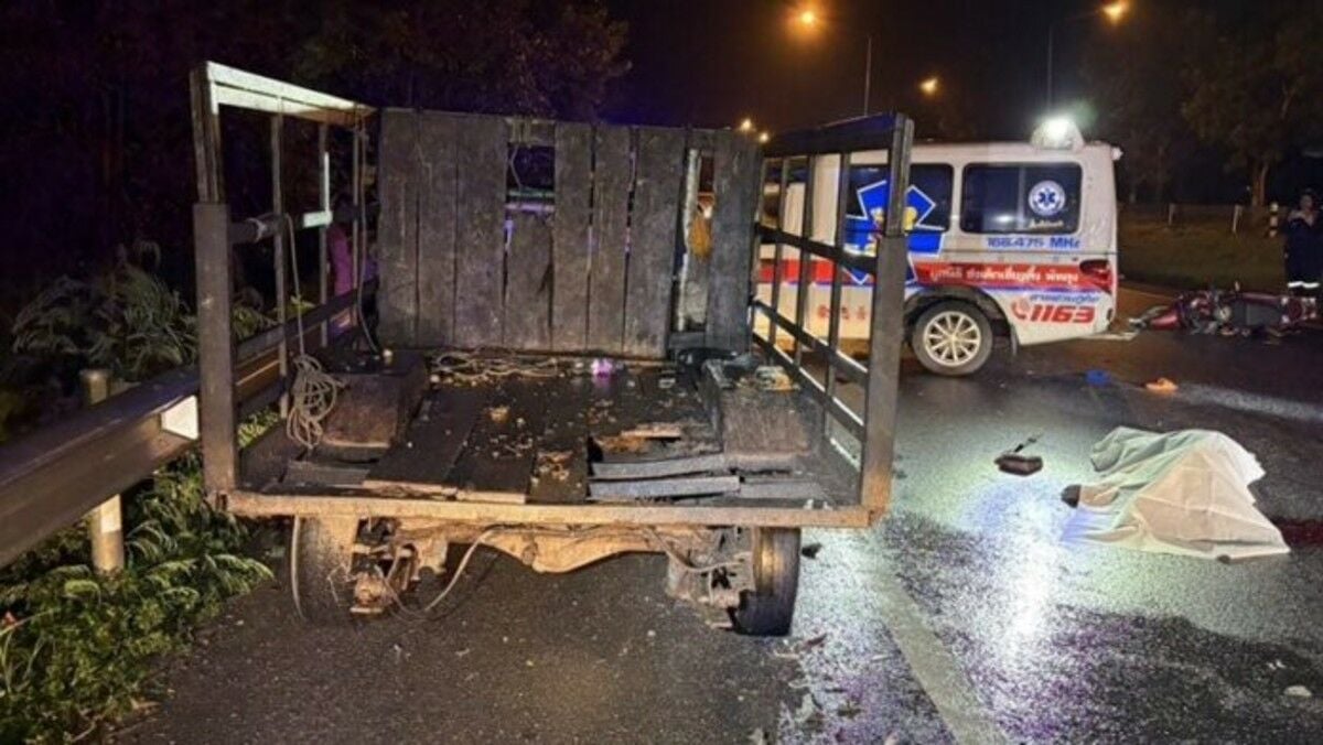 Отец погиб в результате столкновения мотоцикла с припаркованным грузовиком в Пхатталунге