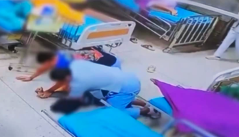 Пациент умирает после жестокого обращения со стороны персонала больницы