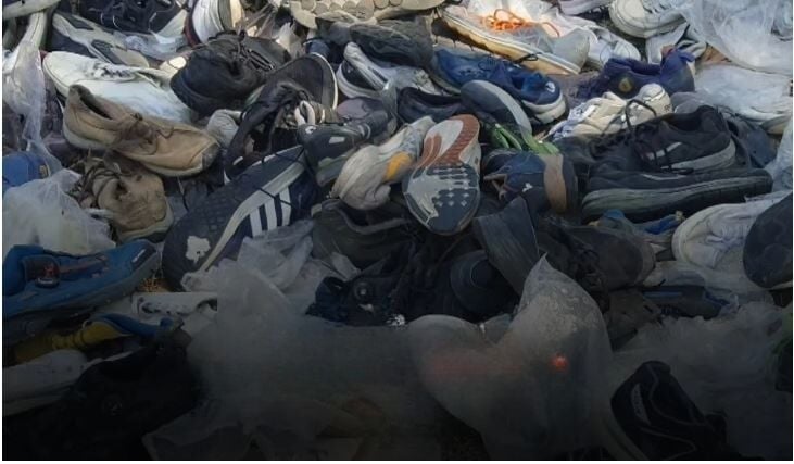 Поиски подошвы: местные жители бегут за подержанной обувью, оставленной в парке