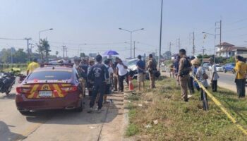 Полиция задержала вооруженного подозреваемого после угона автомобиля в Пхитсанулоке