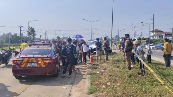 Полиция задержала вооруженного подозреваемого после угона автомобиля в Пхитсанулоке