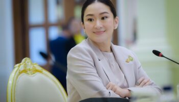 Правительство "не будет связываться с военными"