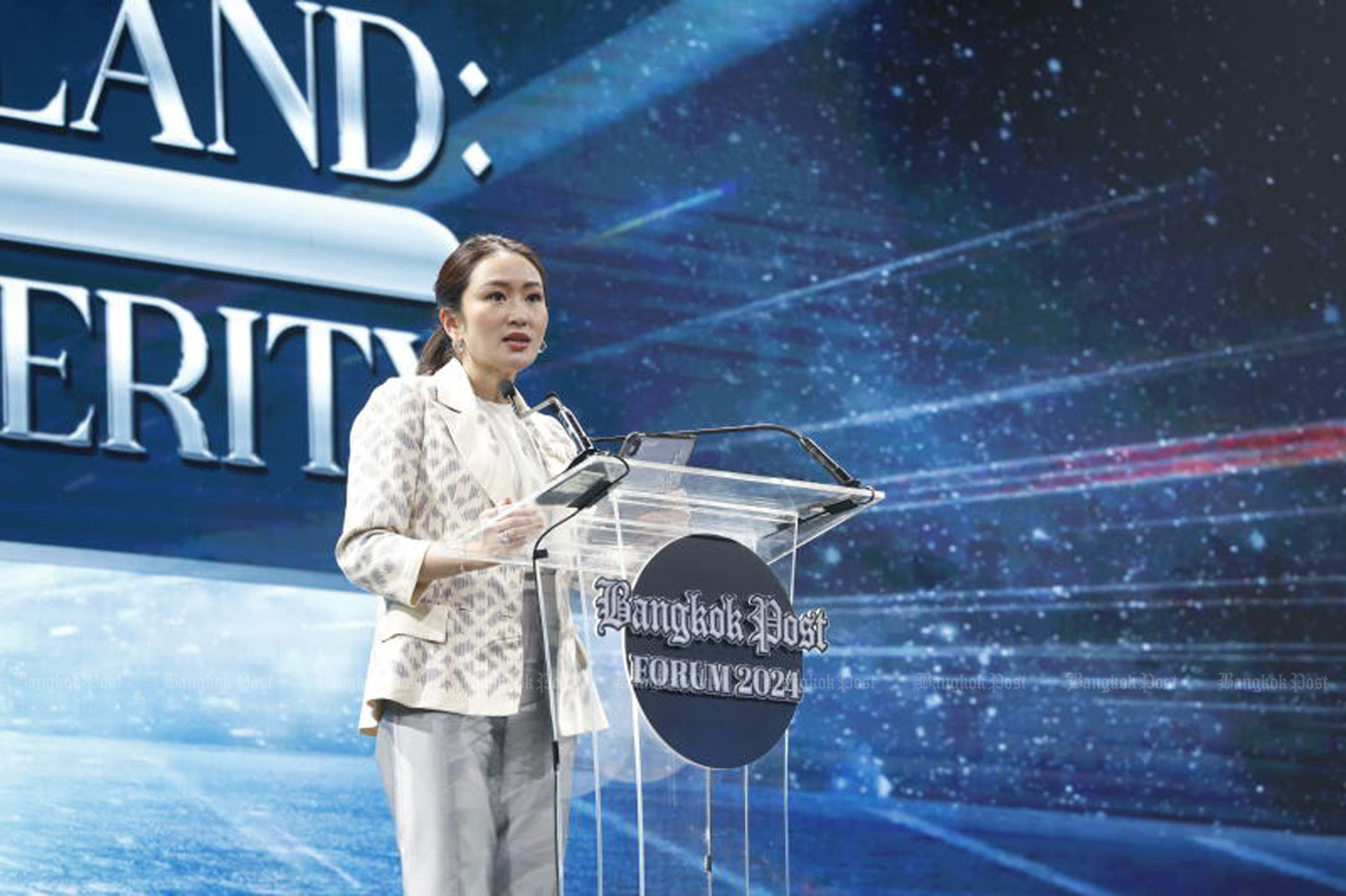 Премьер-министр устанавливает смелый курс для нации