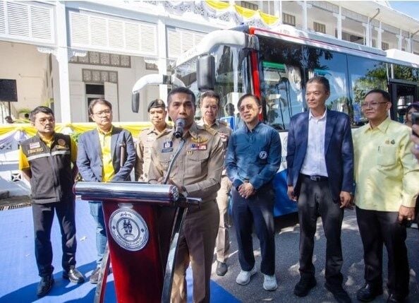 Пхукет выпускает электробусы в стремлении сделать остров более экологичным