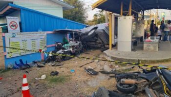 Пьяный водитель сбил полицейского, ранил учеников и родителей вне школы