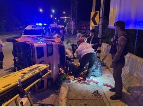 Пятеро получили ранения в результате столкновения пикапа Камалы и тук-тука