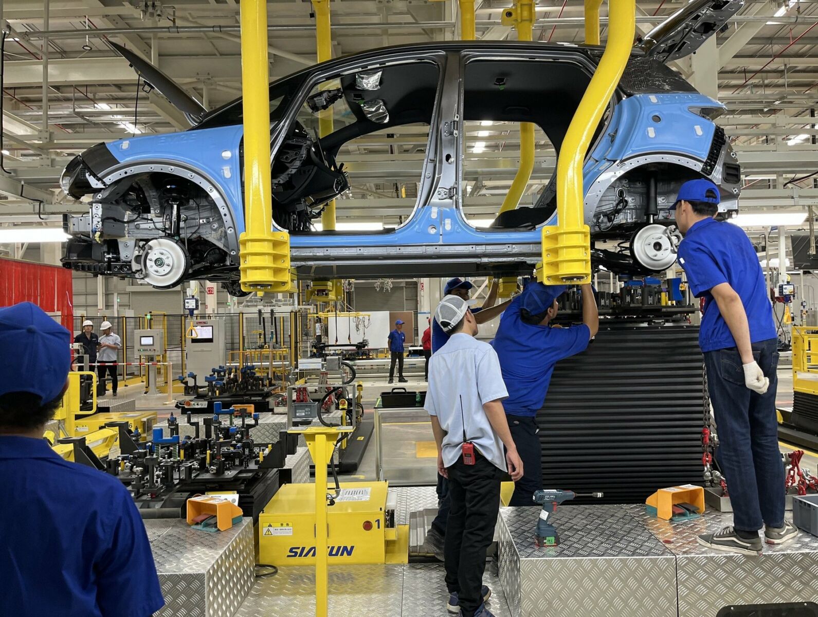 Рынок электромобилей Таиланда столкнулся с "лежачим полицейским" в стимулирующей гонке (видео)