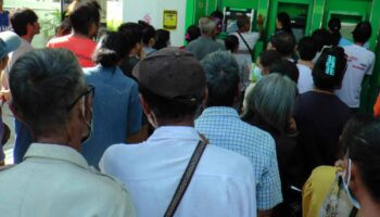 Суд отклонил жалобу на раздаточную политику премьер-министра