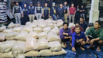 Судно из Мьянмы задержано в Таиланде за контрабанду креветок