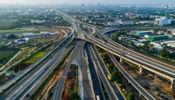 Тайские автомобилисты пользуются бесплатным проездом по скоростным автомагистралям во время новогодних праздников