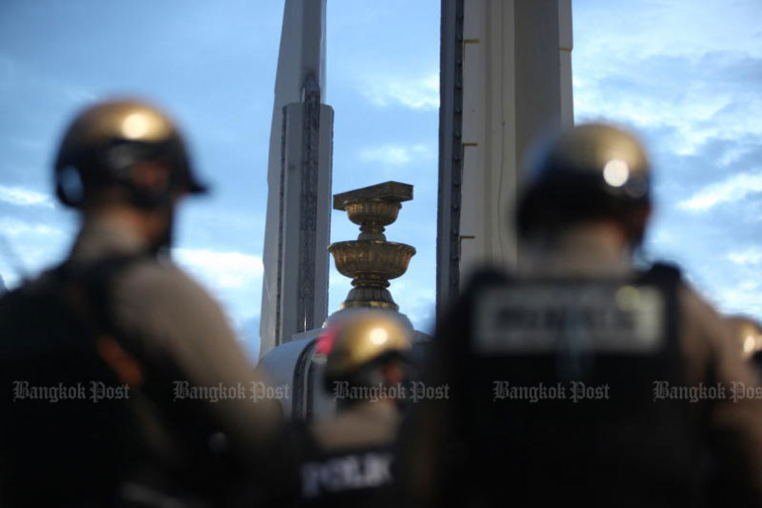 Тайский законопроект Фэу "о борьбе с переворотами"