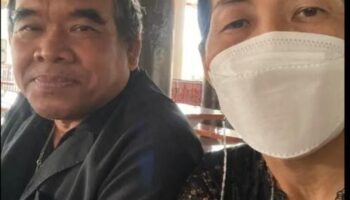 Тайский портной потерял сознание и умер за швейной машинкой (видео)