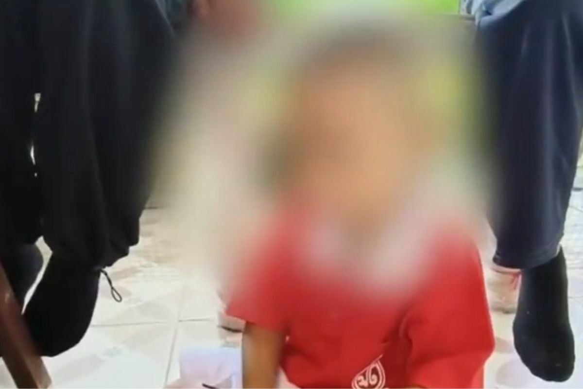 Тайскую учительницу обвинили в том, что она ударила мальчика стальной линейкой по пенису