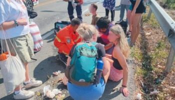 11 иностранных туристов пострадали в результате аварии автобуса в Канчанабури, вызванной вырубкой деревьев