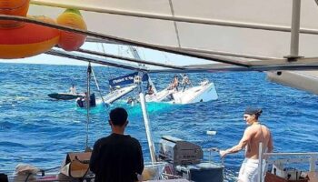 33 китайских туриста спасены с тонущего катамарана у берегов Пхукета