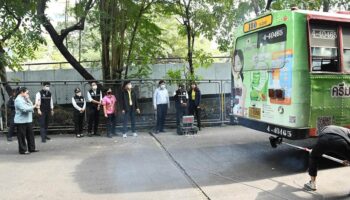 Бангкок борется с прокуренными автобусами на фоне кризиса с загрязнением окружающей среды