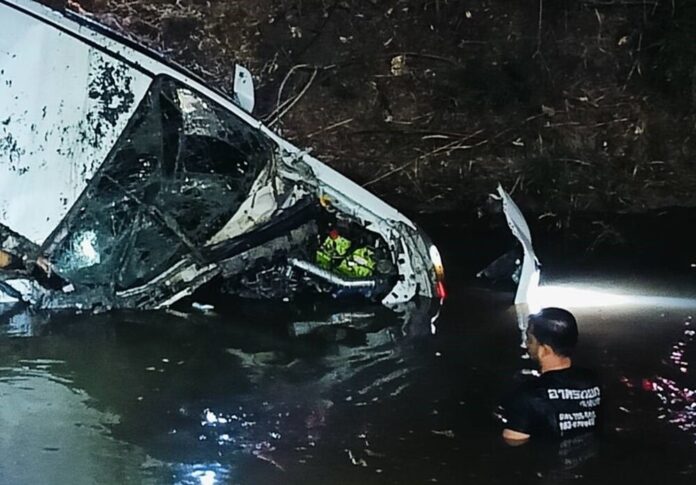 В результате аварии пикапа в Аюттхае водитель погиб в канале