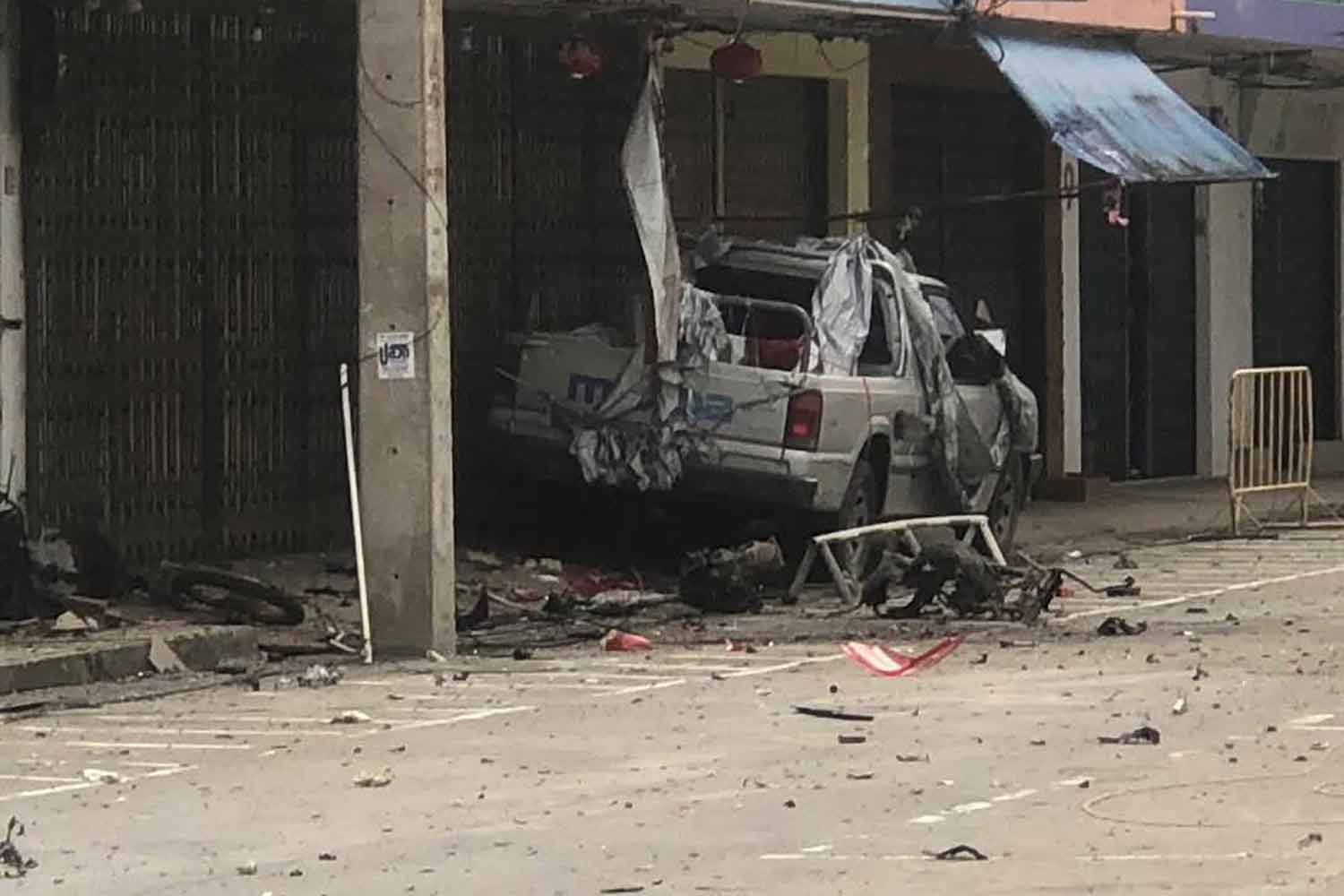 В результате взрыва бомбы возле полицейского участка ранены 6 рейнджеров