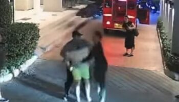 Драка в батовом автобусе: водитель на Пхукете и иностранец поссорились из-за платы за проезд