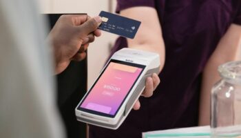 Жительница Таиланда предупреждает о мошенничестве с кредитными картами после посещения Бангкока на онсене