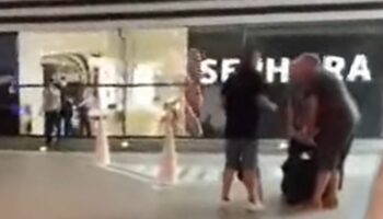 Иностранец совершил карманную кражу у входа в торговый центр Бангкока (видео)