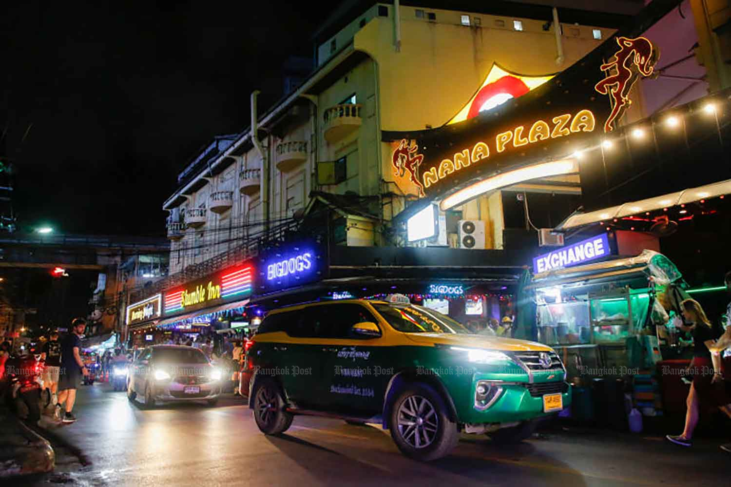 Копы задержали 13 человек за торговлю кокаином в Нана