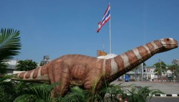 Королевство динозавров в Паттайе добавляет веселья юрскому периоду в День защиты детей