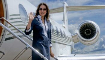 Мир Мисс Вселенная охвачен пламенем, когда горит дом в Лос-Анджелесе