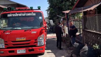 Поджигатель: тайский мужчина поджигает собственный дом в Ясотоне