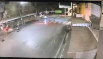 Пожилая женщина, пострадавшая в результате наезда такси в Нонтхабури, скрылась (видео)