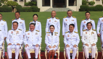 Премьер-министр отвергает разговоры о кадровых перестановках