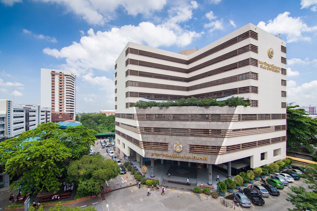 Тайский университет сталкивается с юридическими угрозами из-за несанкционированного обучения полиции