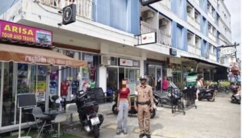 Хаос французской мафии: жители Пхукета перекрыли туристическую аллею (видео)