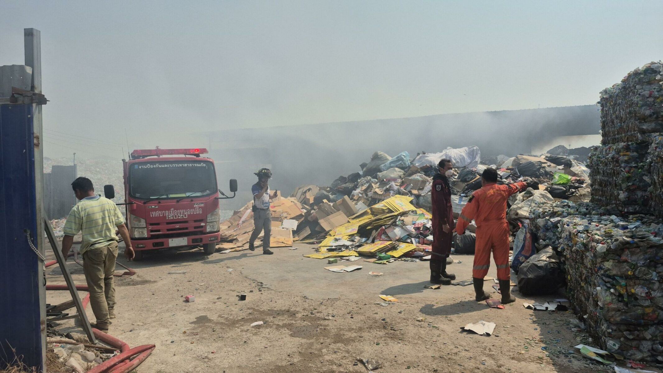Ад на свалке металлолома в Паттайе: пожар причинил ущерб в размере 300 тысяч бат