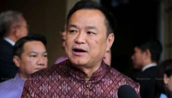 Анютин наносит ответный удар по земельному участку гольф-клуба.