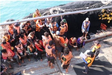 Борьба с торговлей людьми: чиновники проверяют рыбацкие лодки на Пхукете