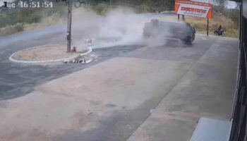 Владелец авторемонтной мастерской выжил в аварии грузовика в Удонтхани