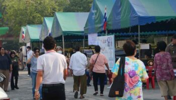 Выборы в ПАО проходят гладко, Еврокомиссия ожидает явку в 65%