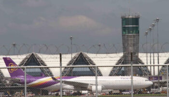 Из-за трещины в окне задерживается тайский рейс в Сингапур