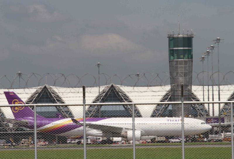 Из-за трещины в окне задерживается тайский рейс в Сингапур