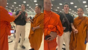 Иностранный тиктокер стал популярным из-за невинной ошибки с тайскими монахами