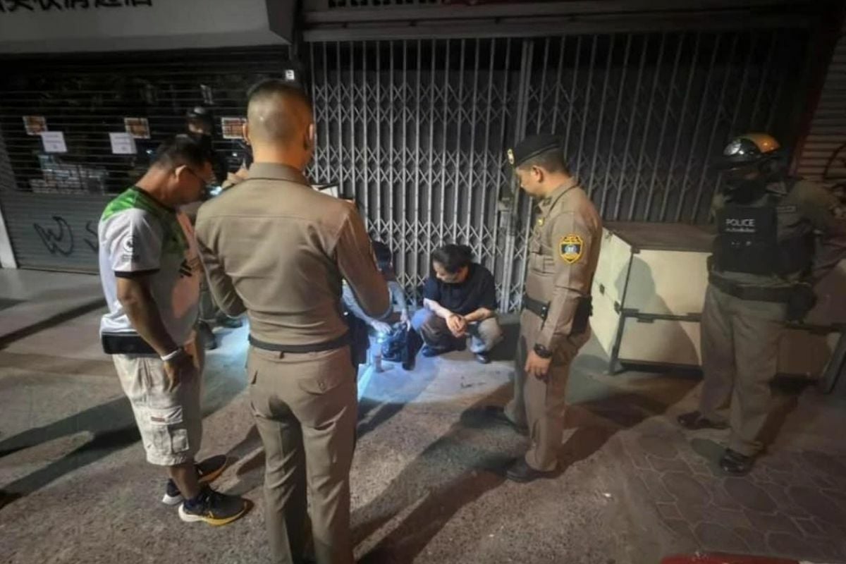 Китаец арестован за покраску аптеки из баллончика в Чиангмае